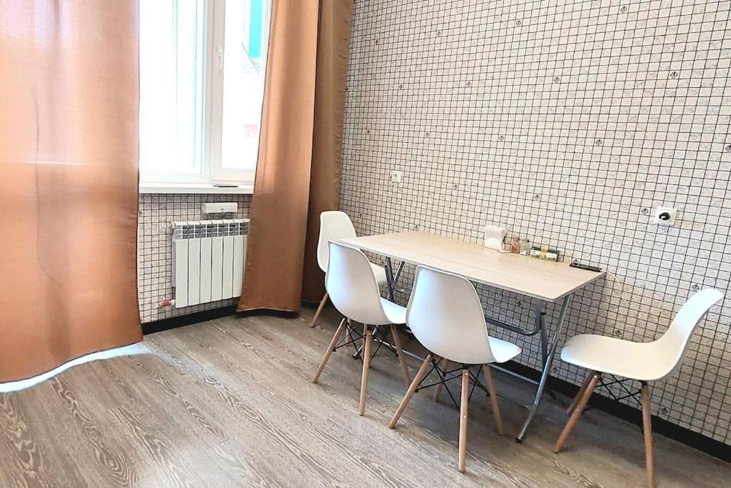 Appartamento Аэропорт 15 Минут Экспо Бульвар Akmola Esterno foto